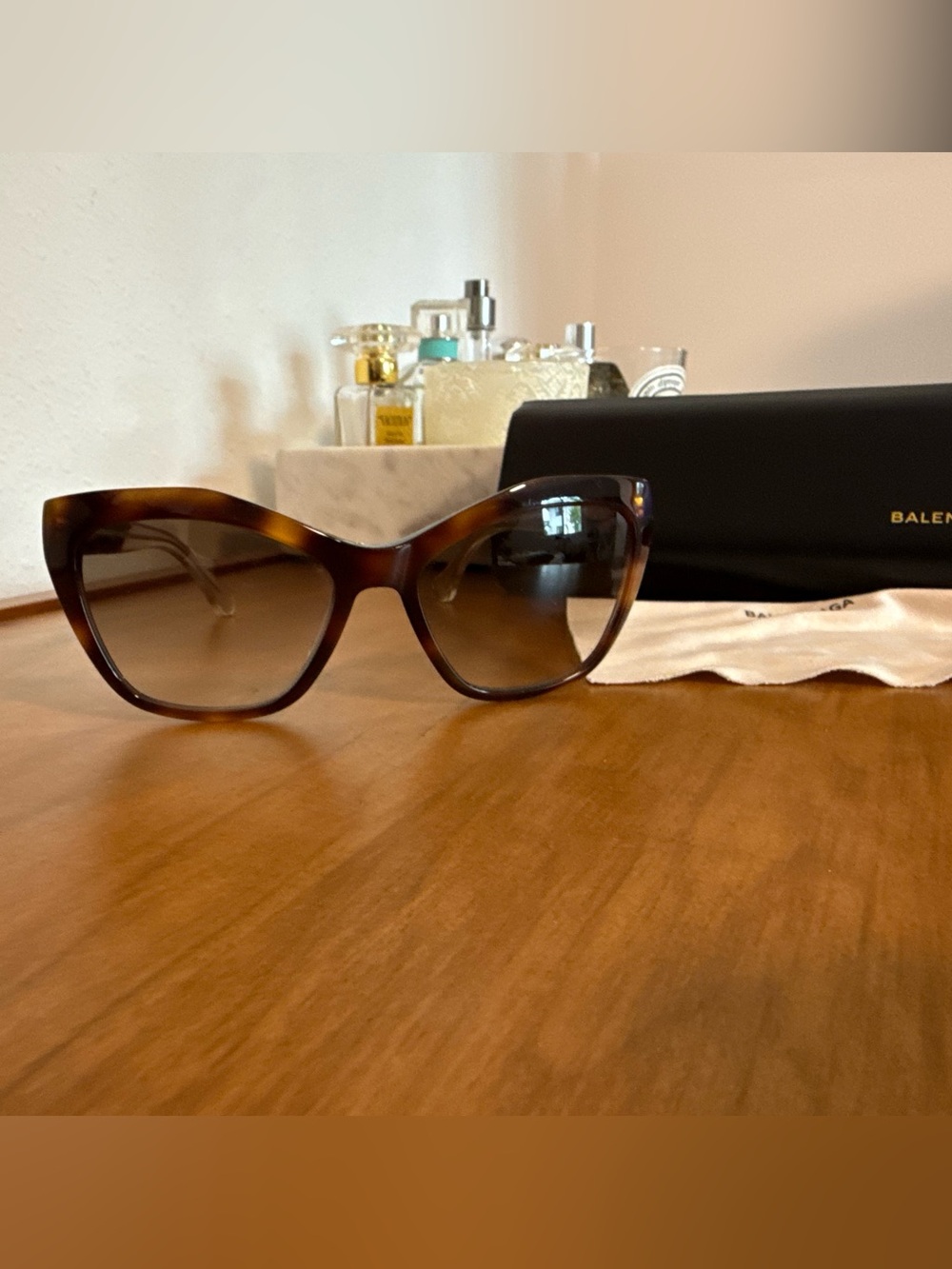 Balenciaga Blonde Havana tortoise sunglasses in excellent preowned condition